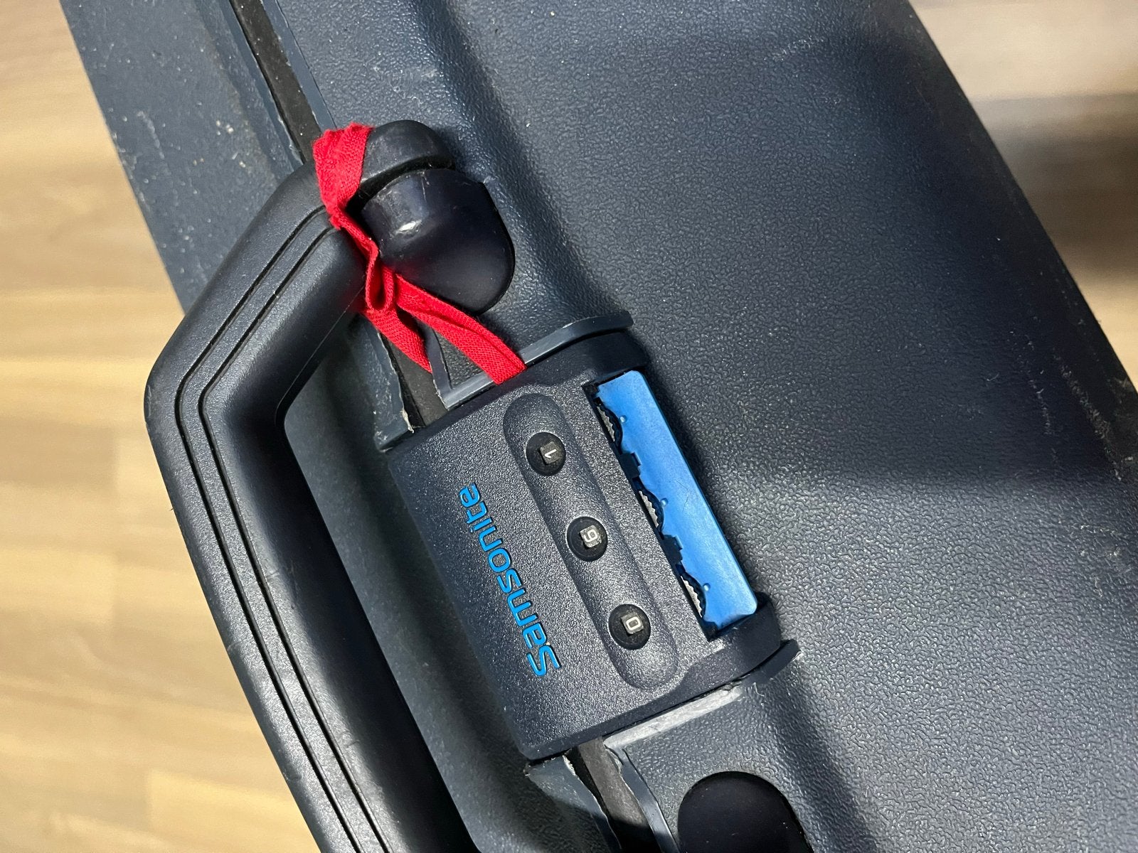 Samsonite koffer met wieltjes en slot, Sieraden, Tassen en Uiterlijk, Gebruikt, Hard kunststof, 45 tot 55 cm, Slot