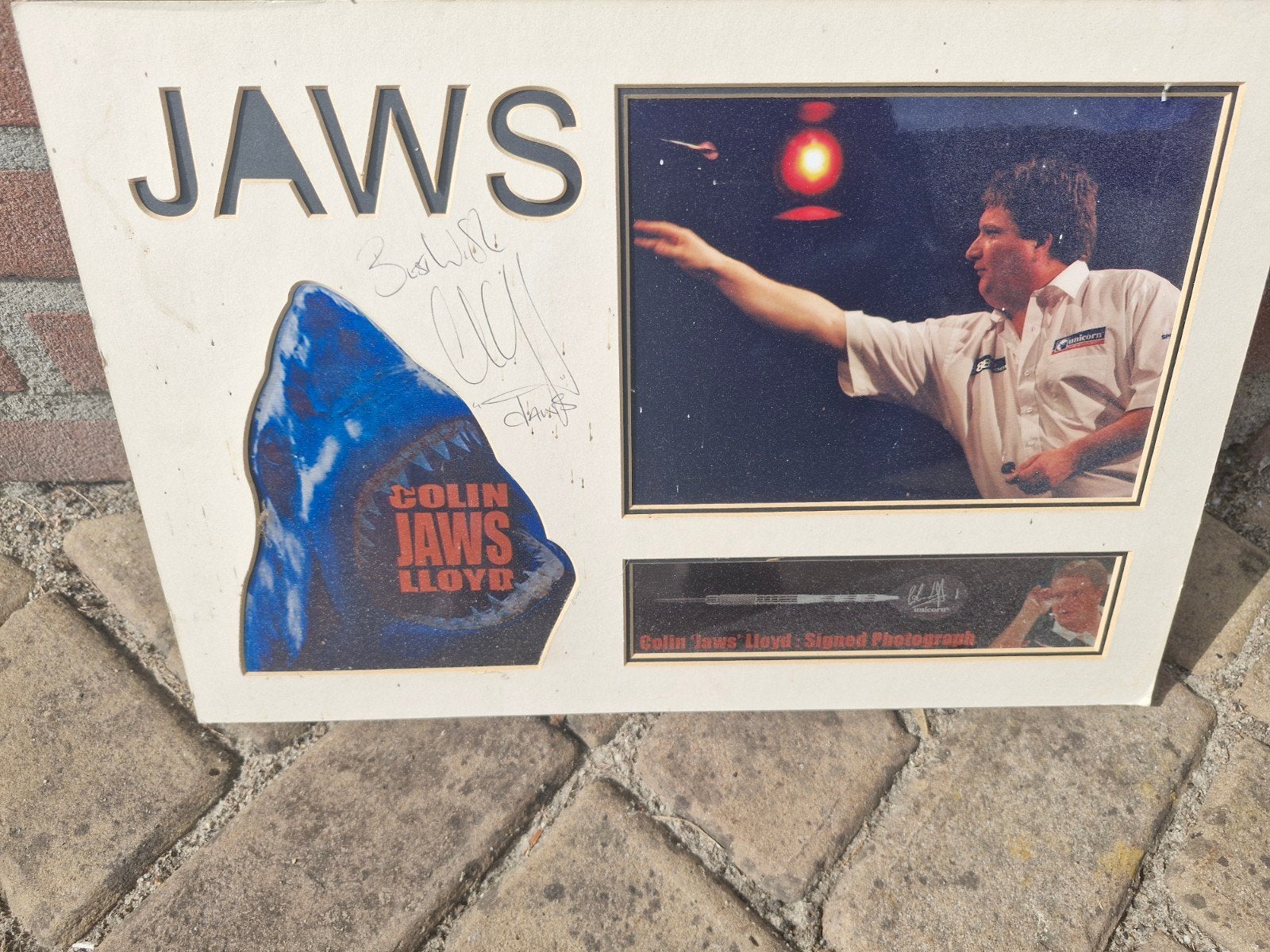 Gesigneerde foto Colin 'Jaws' Lloyd met dartpijl, Ophalen of Verzenden, Zo goed als nieuw, Overige typen
