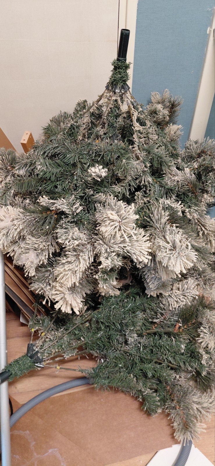 gratis kerstboom met nepsneeuw, Diversen, Ophalen of Verzenden