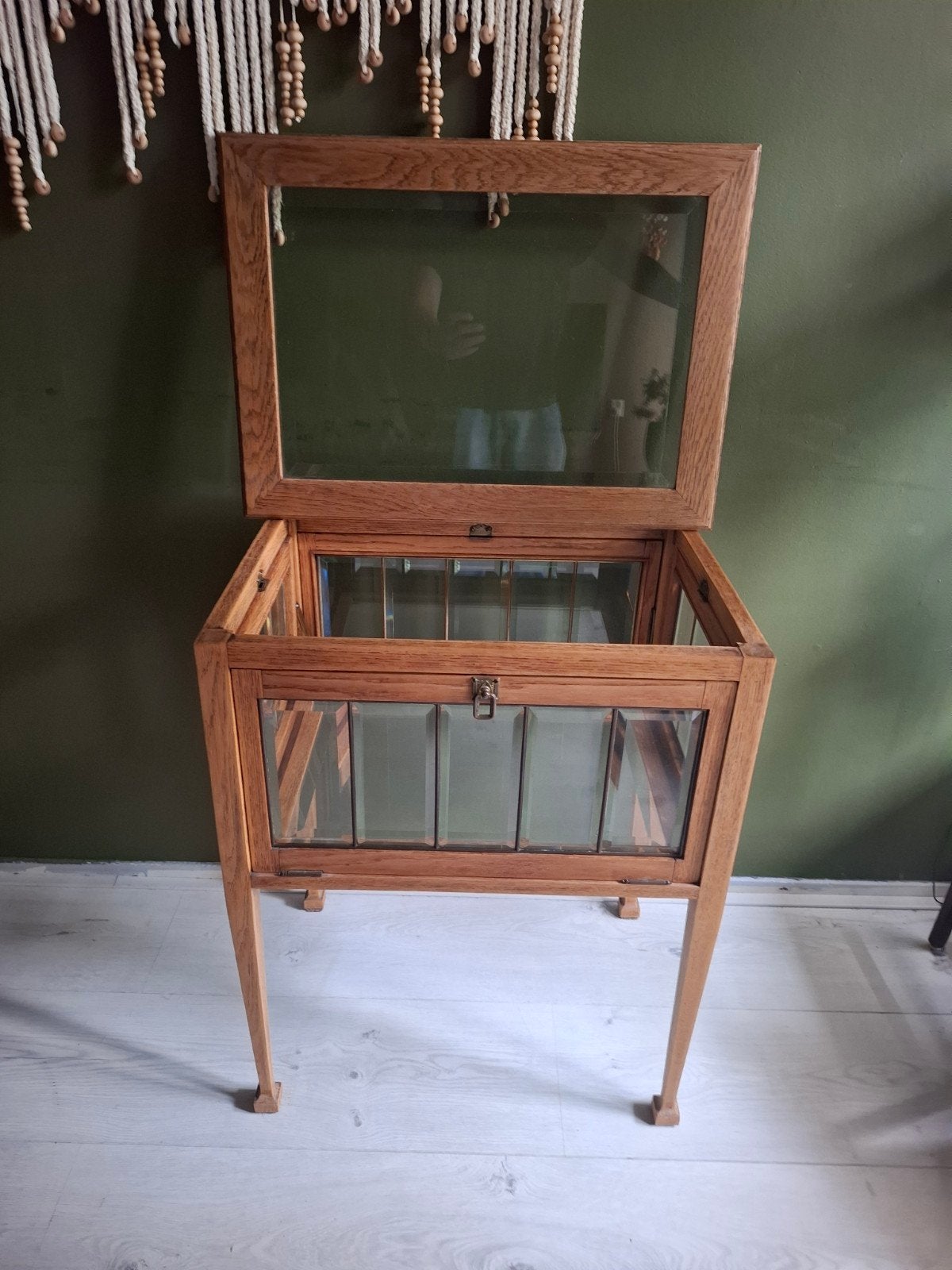 Prachtig antiek eikenhouten theekast, vitrinekast, drankkast, Ophalen, Gebruikt, 50 tot 100 cm, Art deco , Amsterdamse school