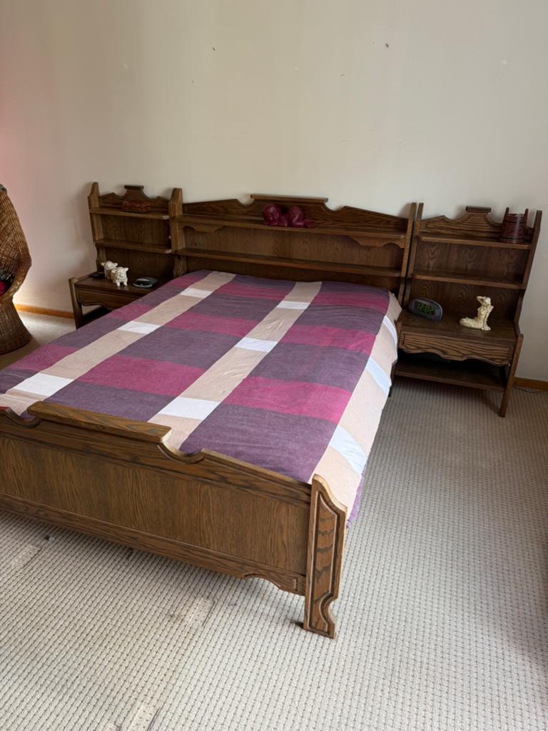 Houten tweepersoonsbed met nachtkastjes, Antiek en Kunst, Ophalen
