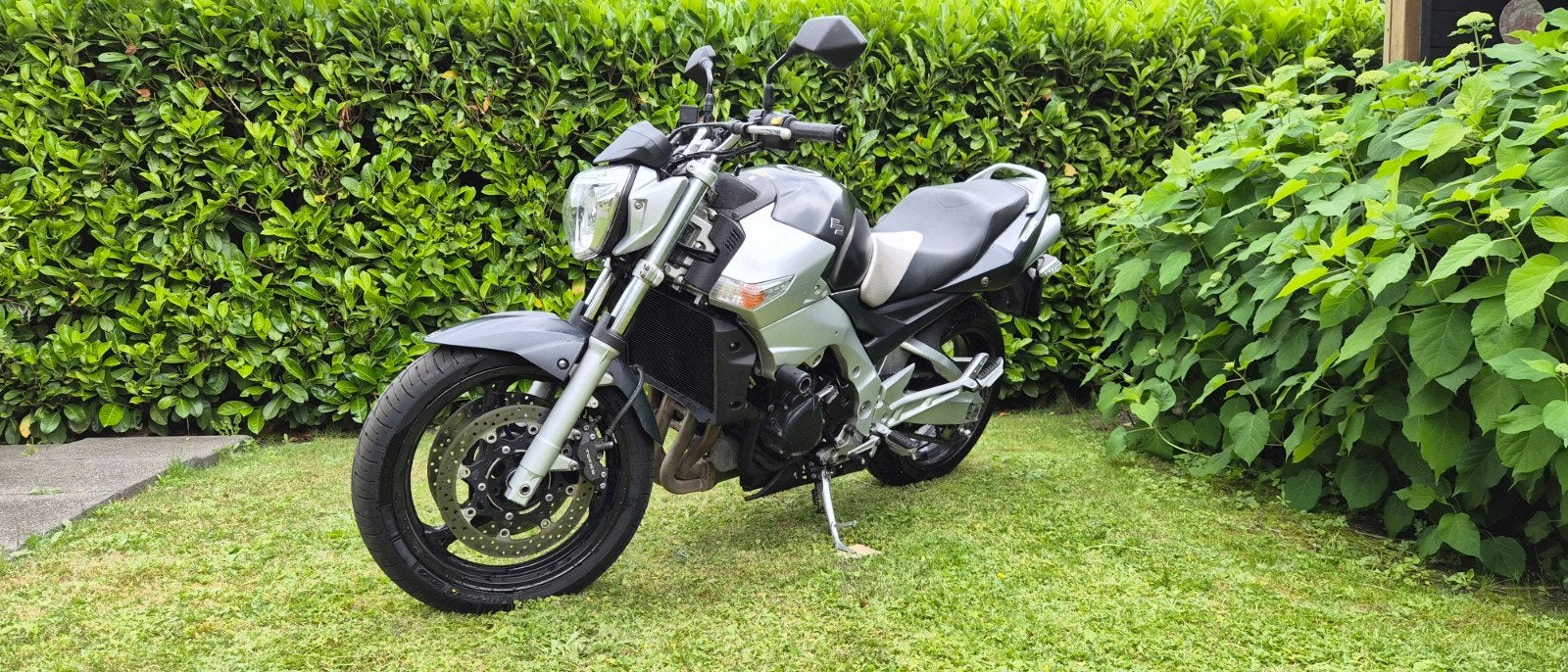 Suzuki GSR 600 Naked Bike - met topkoffer 1900 zo meenemen, Motoren, Motoren | Suzuki, Particulier, Naked bike, Ophalen