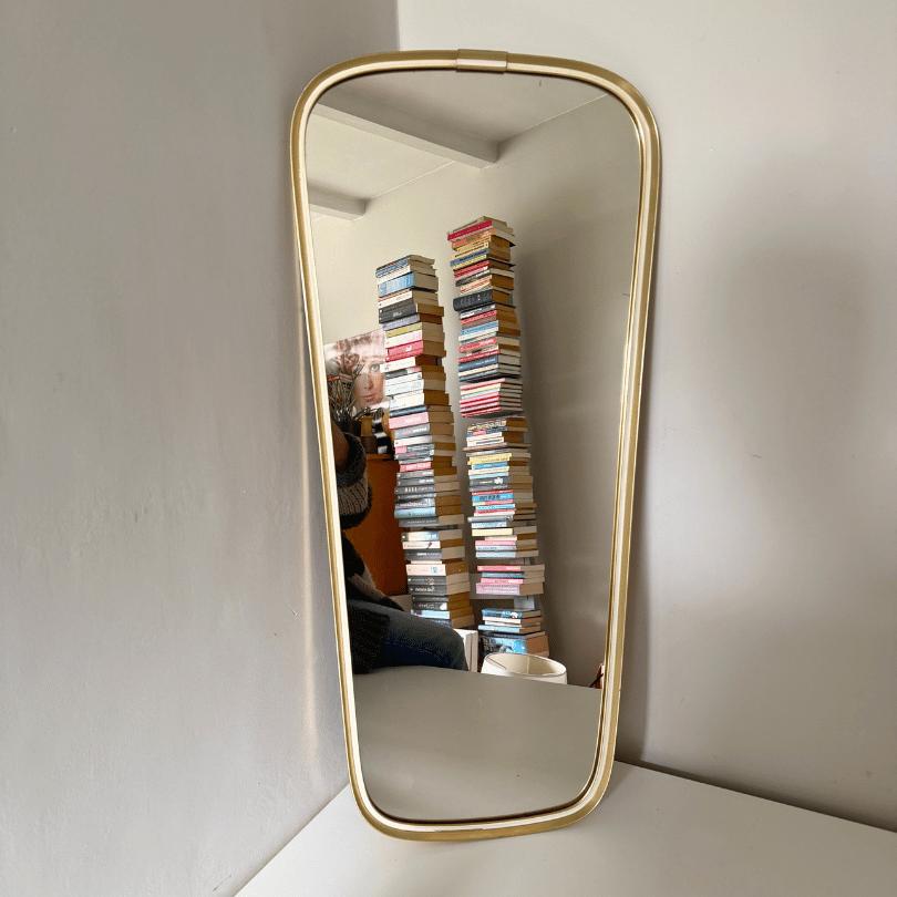 vintage midcentury wandspiegel - goud, trapeziumvorm, Minder dan 50 cm, Gebruikt, Onbekend, Ophalen of Verzenden