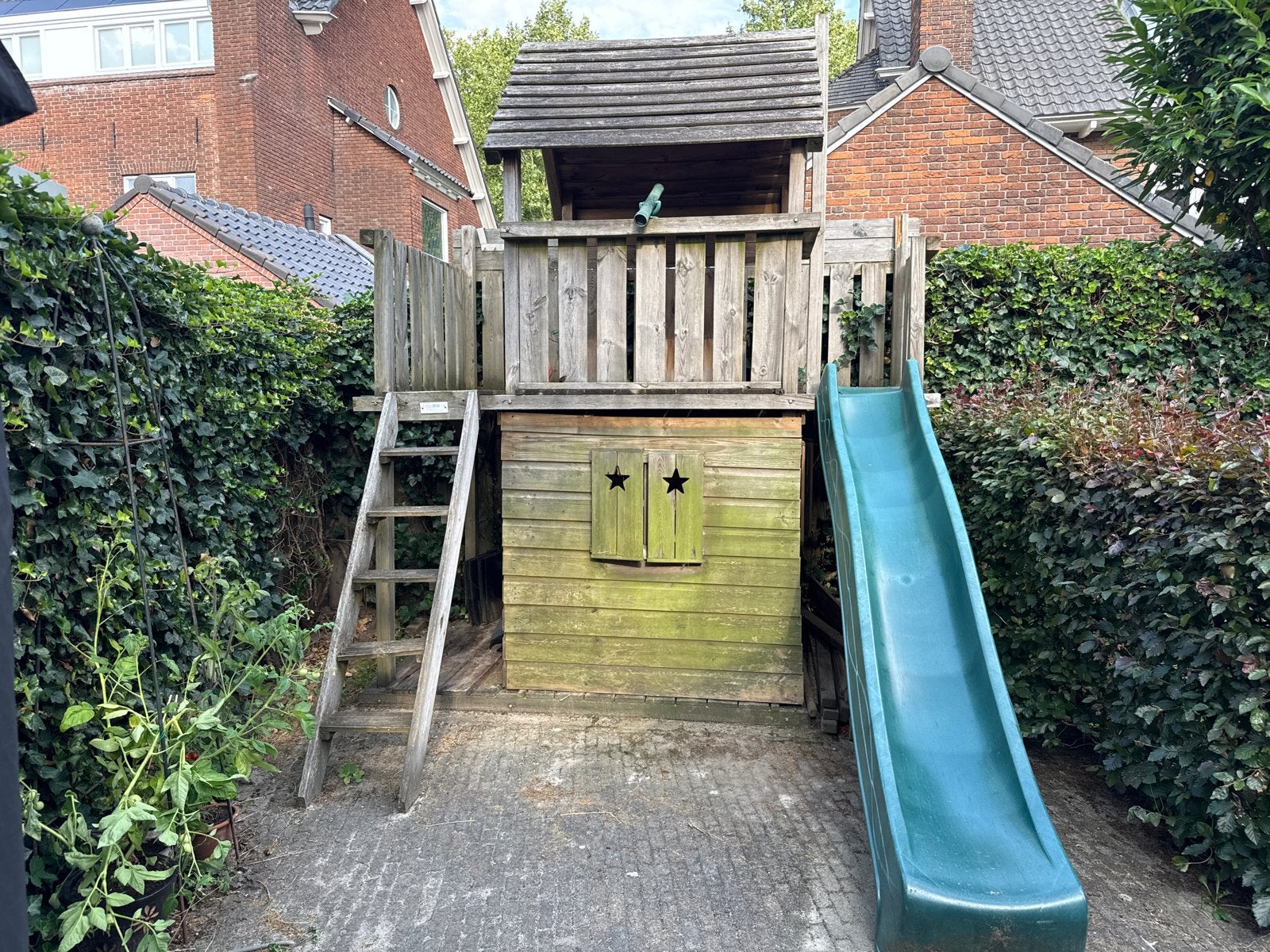 Houten Speelhuisje Neerkant met Trap en Glijbaan, Ophalen, Gebruikt, Hout