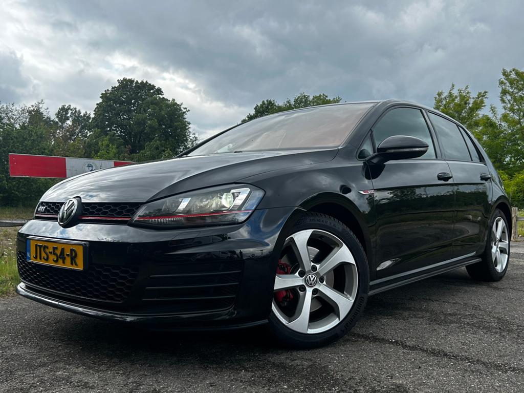 Volkswagen Golf GTI 2.0 TSI - Dealer Onderhouden/Nieuw APK, Auto's, Volkswagen, Voorwielaandrijving, Stof, 4 cilinders, 1984 cc