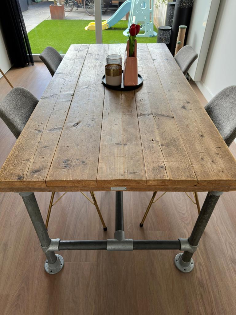Prachtige eettafel steigerbuizen met steigerhouten blad, Ophalen, 50 tot 100 cm, Zo goed als nieuw, 150 tot 200 cm