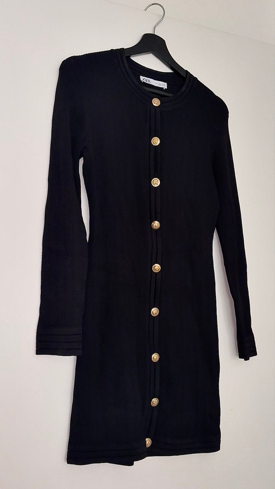 Zara jurkje met gouden knopen nooit gedragen, Kleding | Dames, Verzenden, Zwart, Maat 42/44 (L), Nieuw