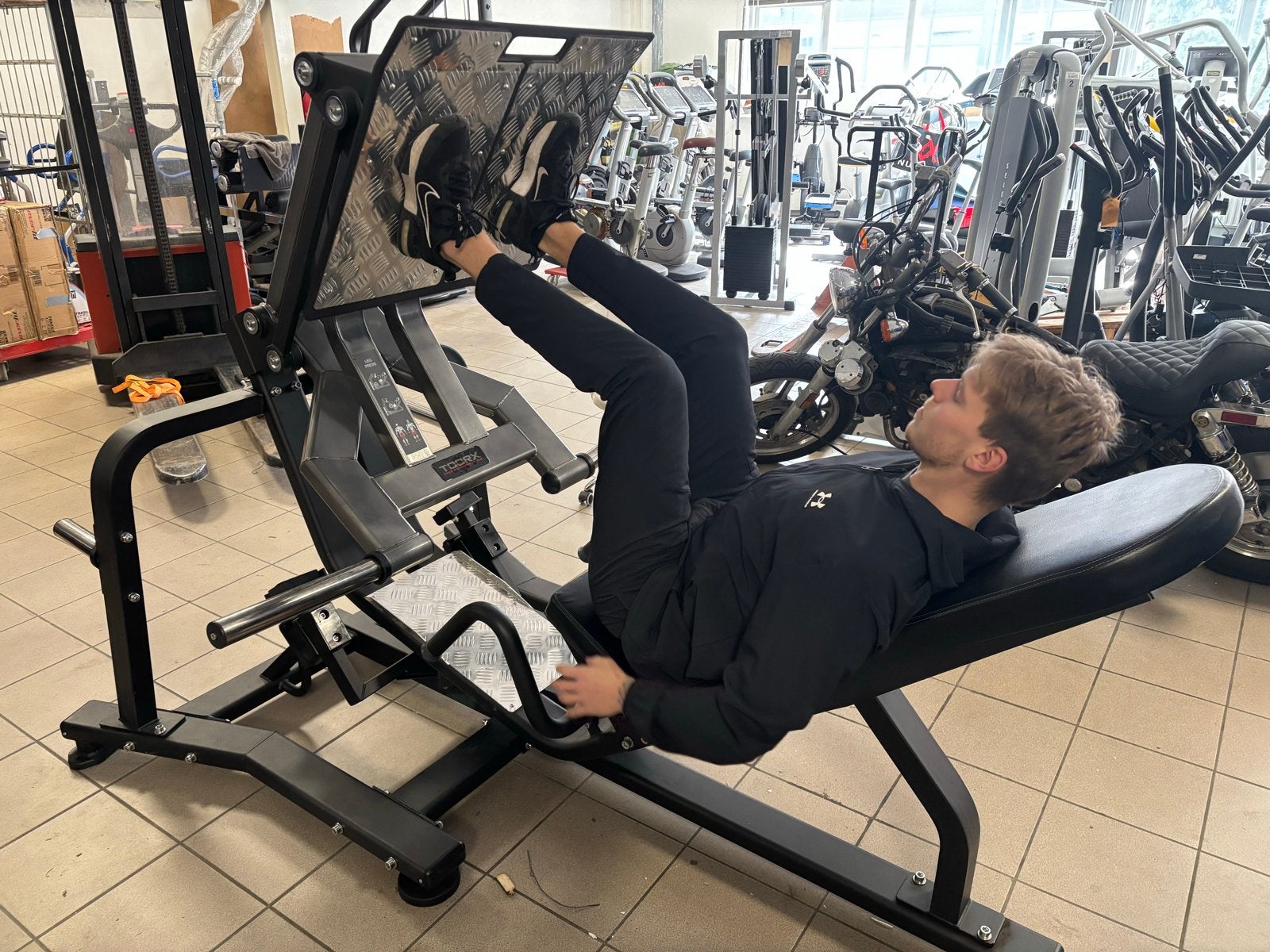 TOORX Professional Line Leg Press - Krachtstation, Ophalen, Krachtstation, Nieuw, Metaal