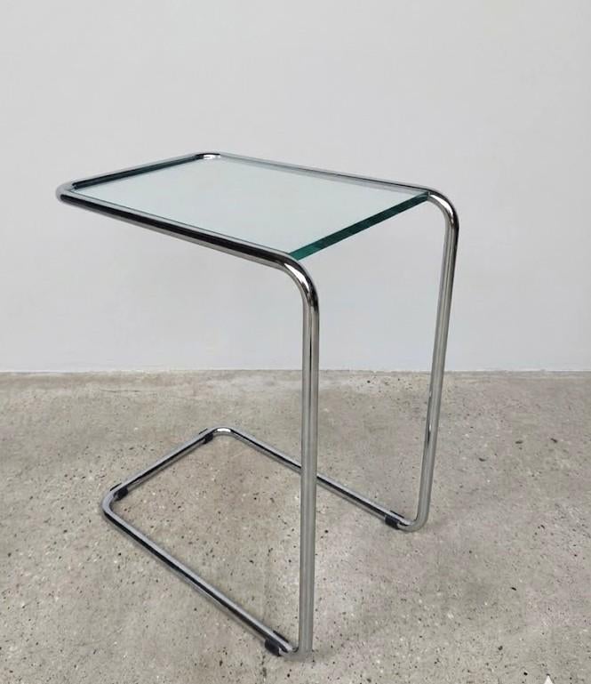 Design bijzettafeltje | glas | glans chroom | izgst, 45 tot 60 cm, Minder dan 55 cm, Gebruikt, .