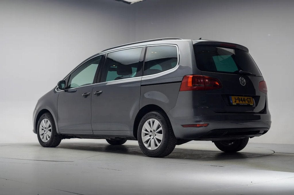 Volkswagen Sharan 1.4 TSI automaat Highline 6p [ leder stoel, Auto's, Volkswagen, 4 cilinders, 150 pk, Bedrijf, SUV of Terreinwagen