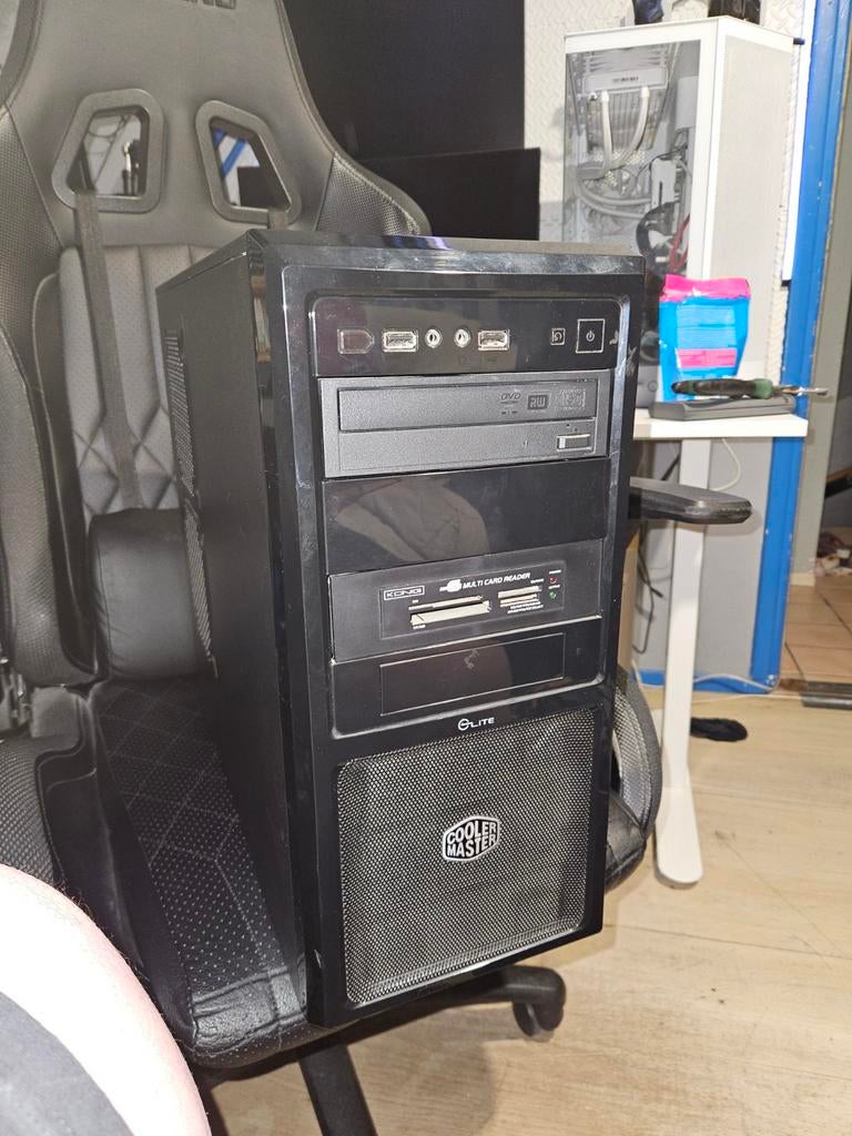Cooler Master Elite 370, Computers en Software, Computerbehuizingen, Ophalen, Zo goed als nieuw