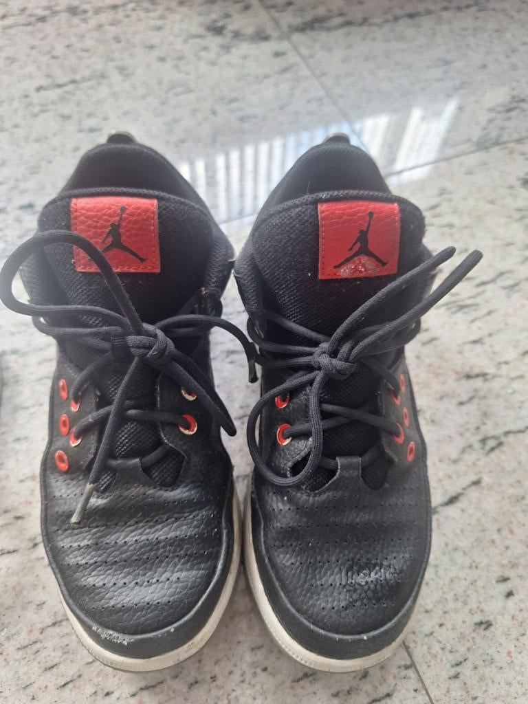 Nike Jordan jongensschoenen maat 37,5, Kinderen en Baby's, Kinderkleding | Schoenen en Sokken, Gebruikt, Sportschoenen, Ophalen of Verzenden