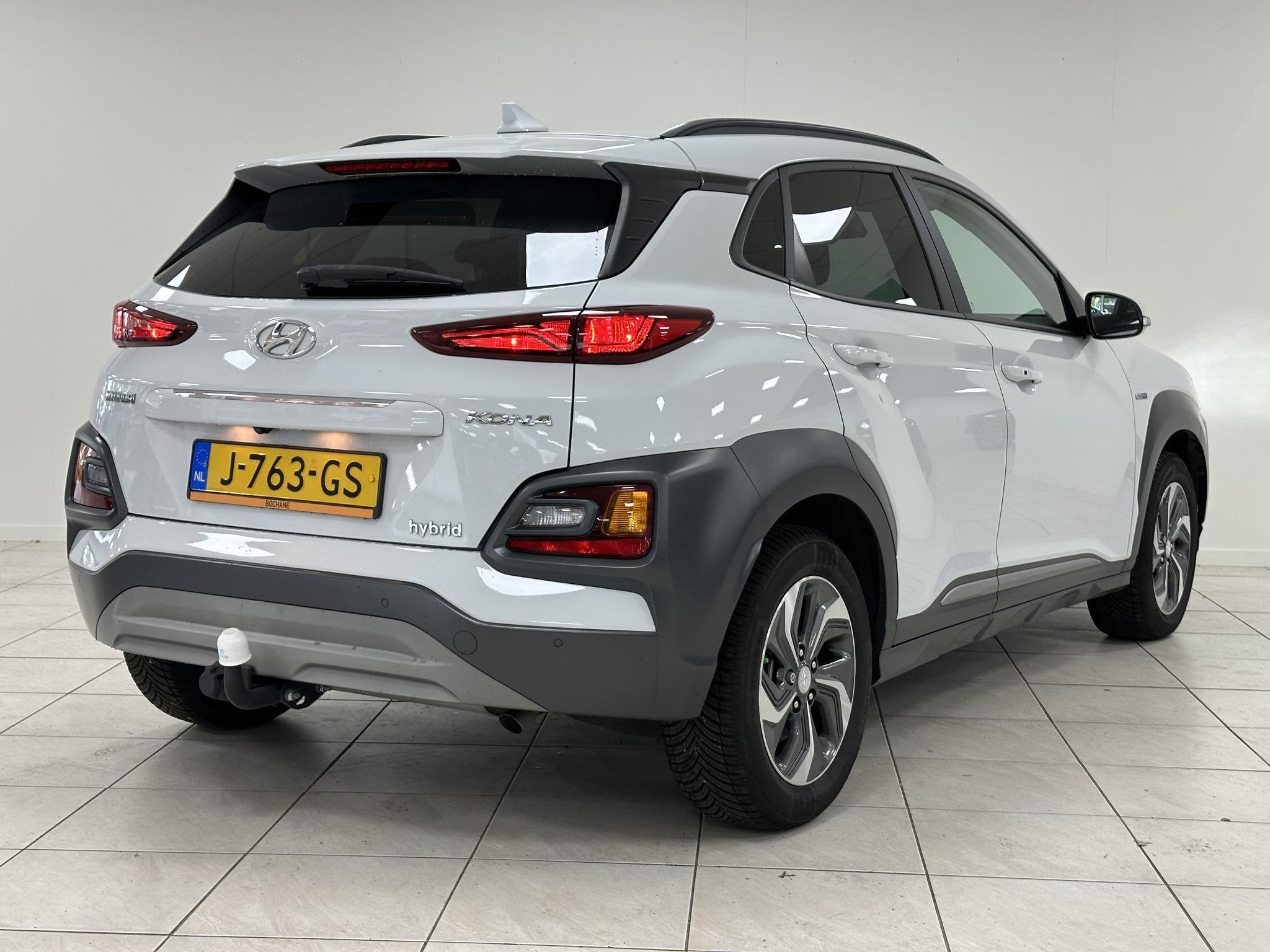 Hyundai Kona 1.6 GDI HEV Fashion TREKHAAK | ALL-SEASON-BANDE, Stof, Gebruikt, Wit, Origineel Nederlands