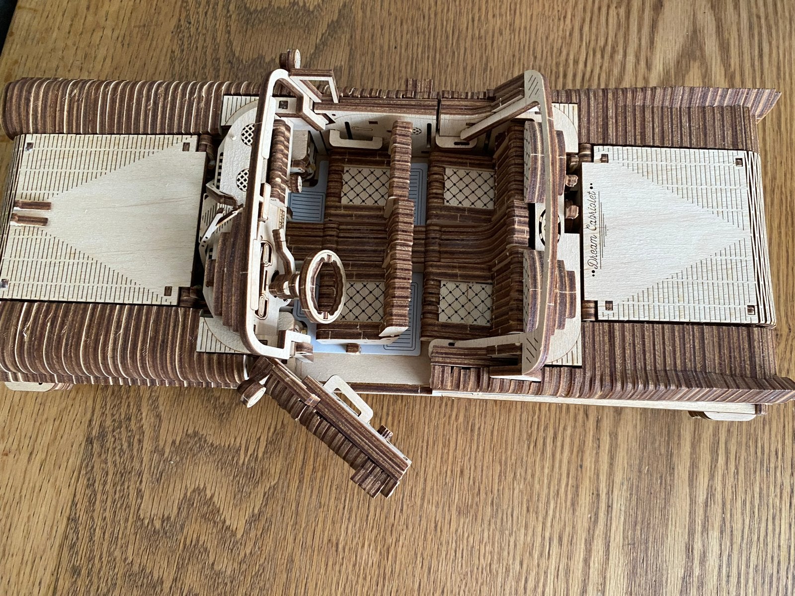 Ugears Houten Modelbouw Auto - Afgebouwd met Beschrijving, Hobby en Vrije tijd, Gebruikt, Auto, Groter dan 1:32, Ophalen