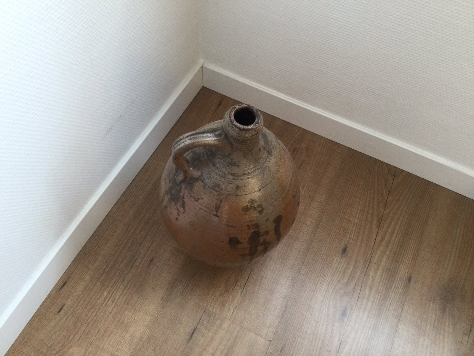 Oude zware vaas met oor, Antiek en Kunst, Ophalen