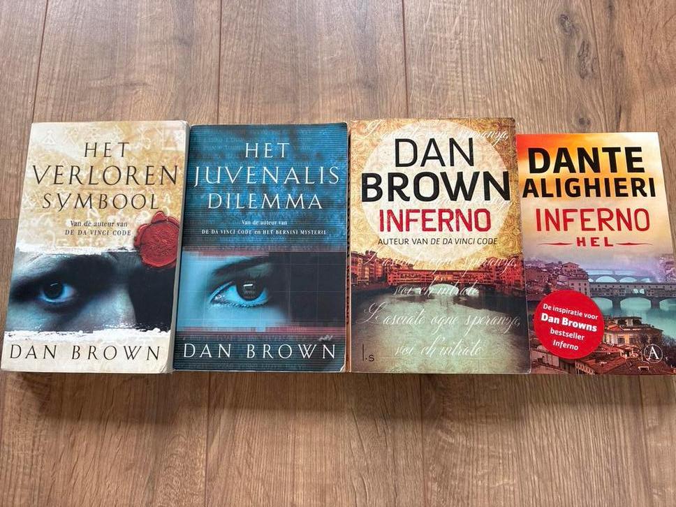 Dan Brown Boeken Set (3x) + Dante Alighieri Inferno, Boeken, Ophalen of Verzenden, Gelezen