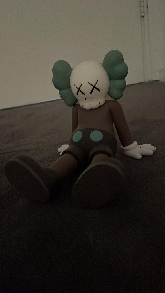 Kaws liggend, Verzamelen, Poppetjes en Figuurtjes, Ophalen of Verzenden, Nieuw