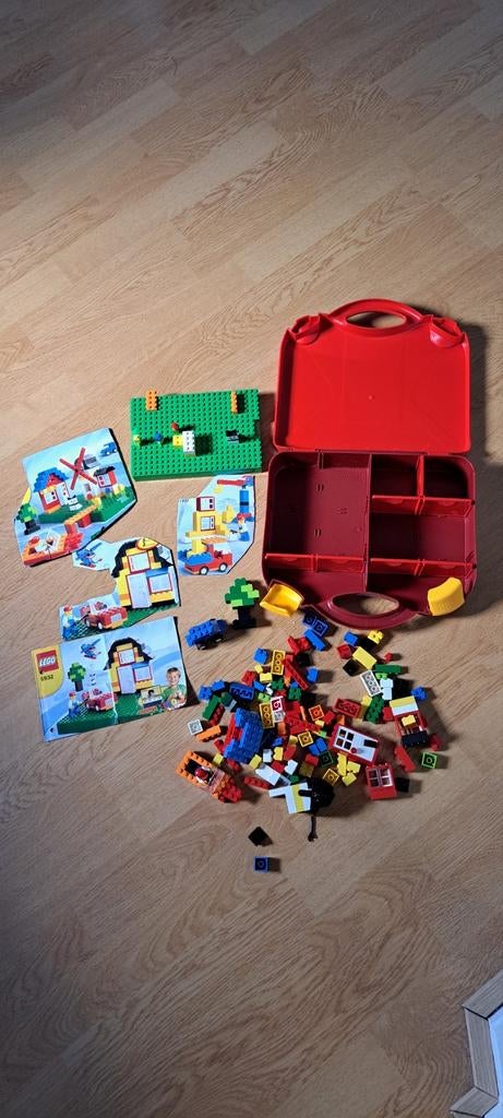 Lego bewaarkoffertje met 2 legosets voor leeftijd 4+., Ophalen of Verzenden, Zo goed als nieuw, Lego
