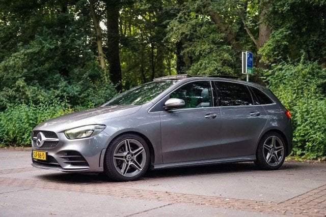 Mercedes B200d AMG-Line | Pano | Camera | ACC | 2019, Auto's, Zwart, Leder en Stof, Diesel, Particulier