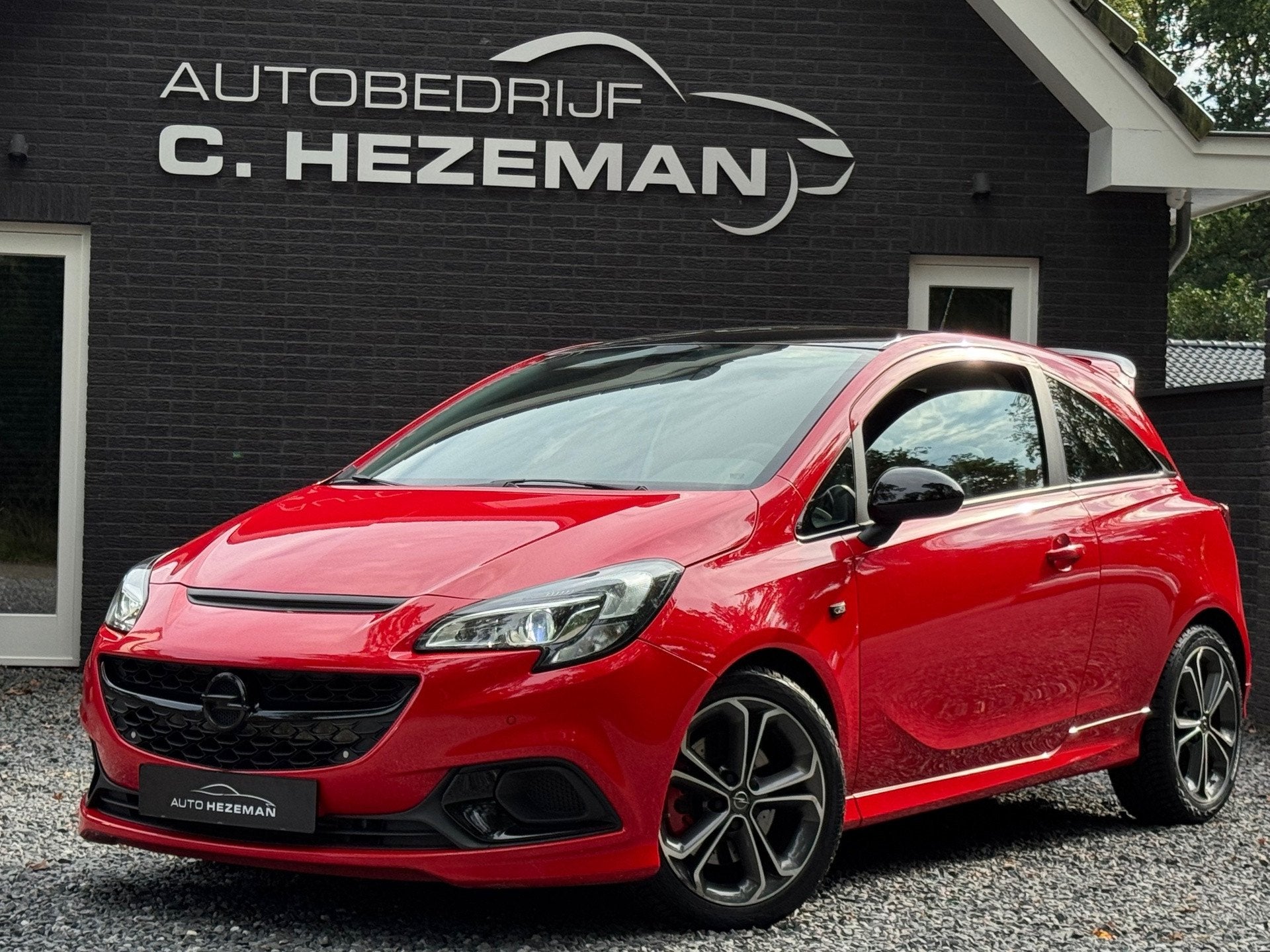 Opel Corsa 1.4 GSI 150PK SPOILER KUIPSTOELEN LEDER CARPLAY N, Voorwielaandrijving, Dealer onderhouden, Gebruikt, Zwart