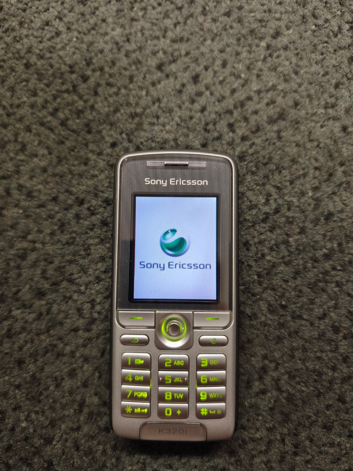 Sony Ericsson K320i - Nieuw in doos, Telecommunicatie, Mobiele telefoons | Sony, Overige systemen, Fysiek toetsenbord, Nieuw, Ophalen of Verzenden