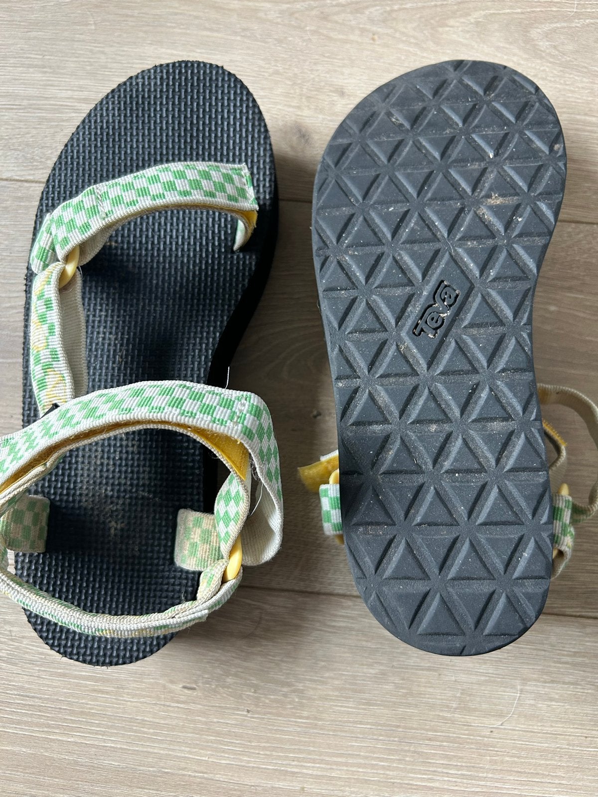 Zeer nette Teva mid-high sandalen maat 38/39, Kleding | Dames, Schoenen, Ophalen, Zo goed als nieuw, Overige kleuren, Sandalen of Muiltjes
