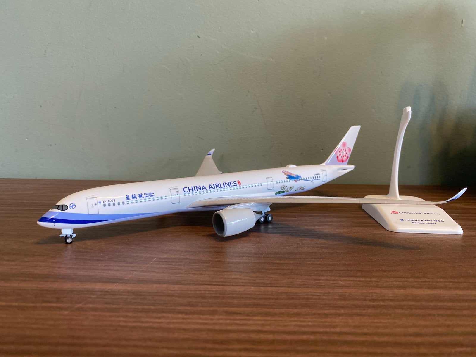 Schaalmodel China Airlines Airbus A350-900 1:200 met wielen, Overige merken, 1:200 of kleiner, Ophalen of Verzenden, Zo goed als nieuw