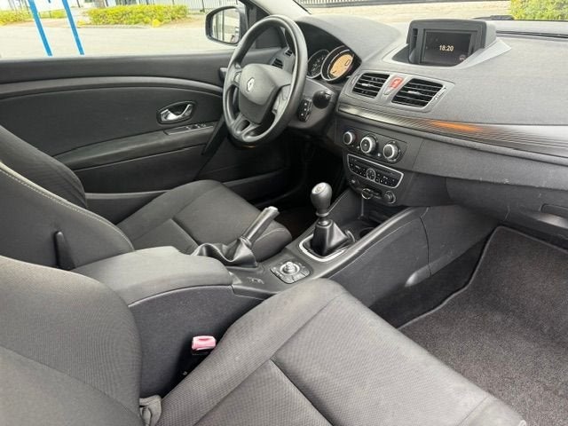 Renault Mégane Coupe 1.6 Expression Airco,Cruisecontrol,Nav, Auto's, Voorwielaandrijving, Stof, Gebruikt, Zwart