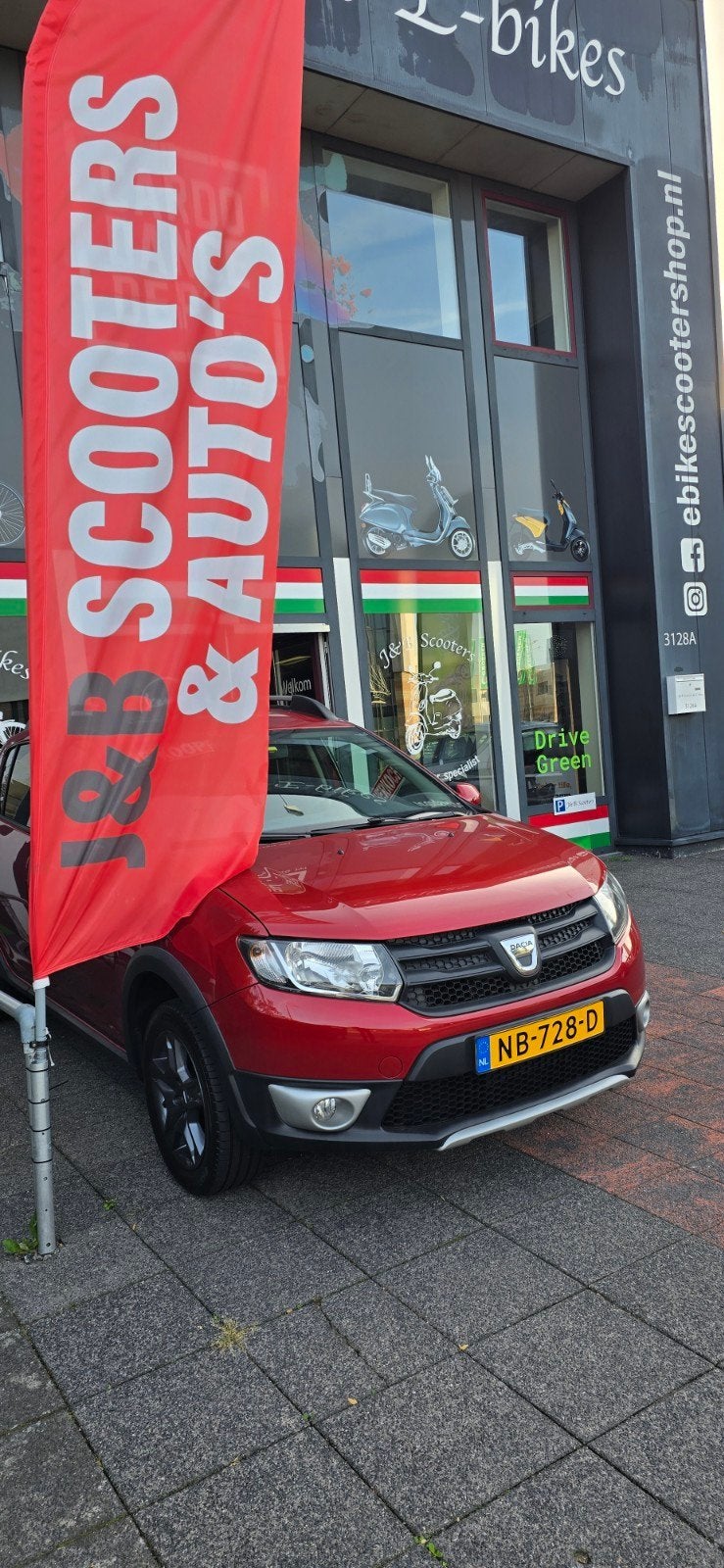 Dacia Sandero 0.9 TCE 66KW Stepway 2016 Rood, Auto's, Voorwielaandrijving, 898 cc, Stof, 40 €/maand