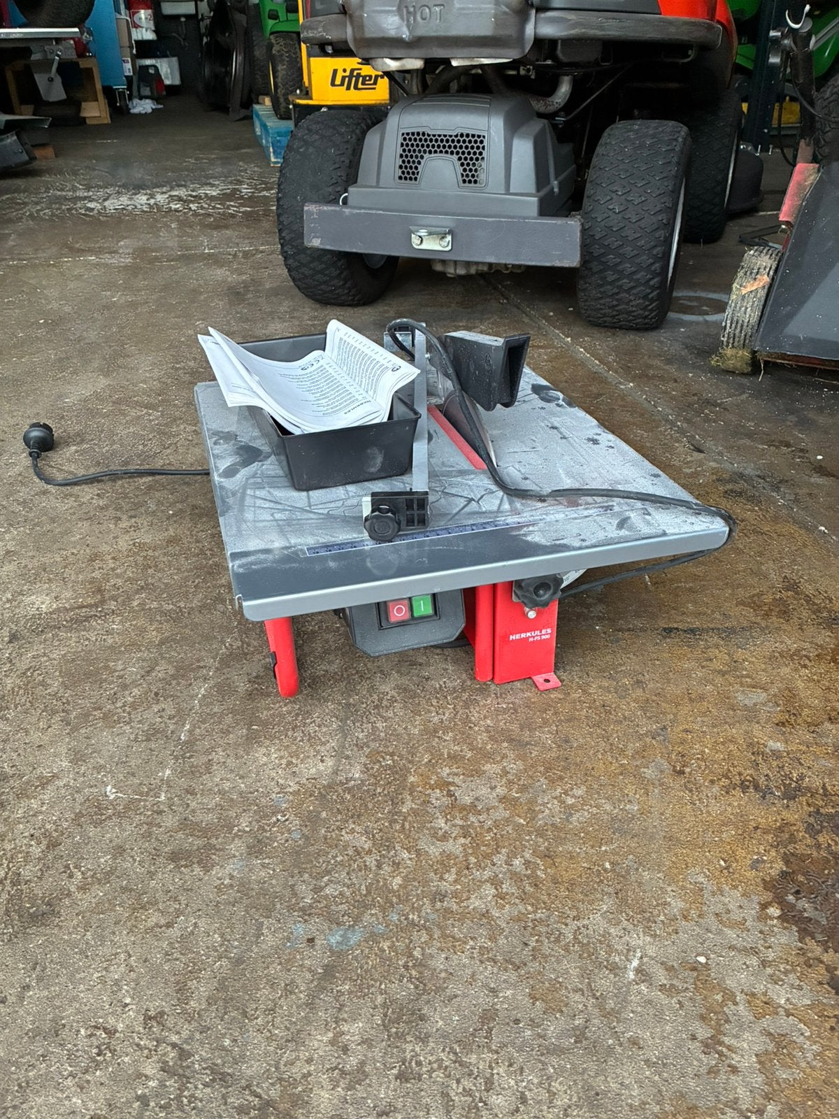Nieuwe Herkules tegelsnijder badkamertegel, Ophalen, Zo goed als nieuw, 1200 watt of meer, 70 mm of meer