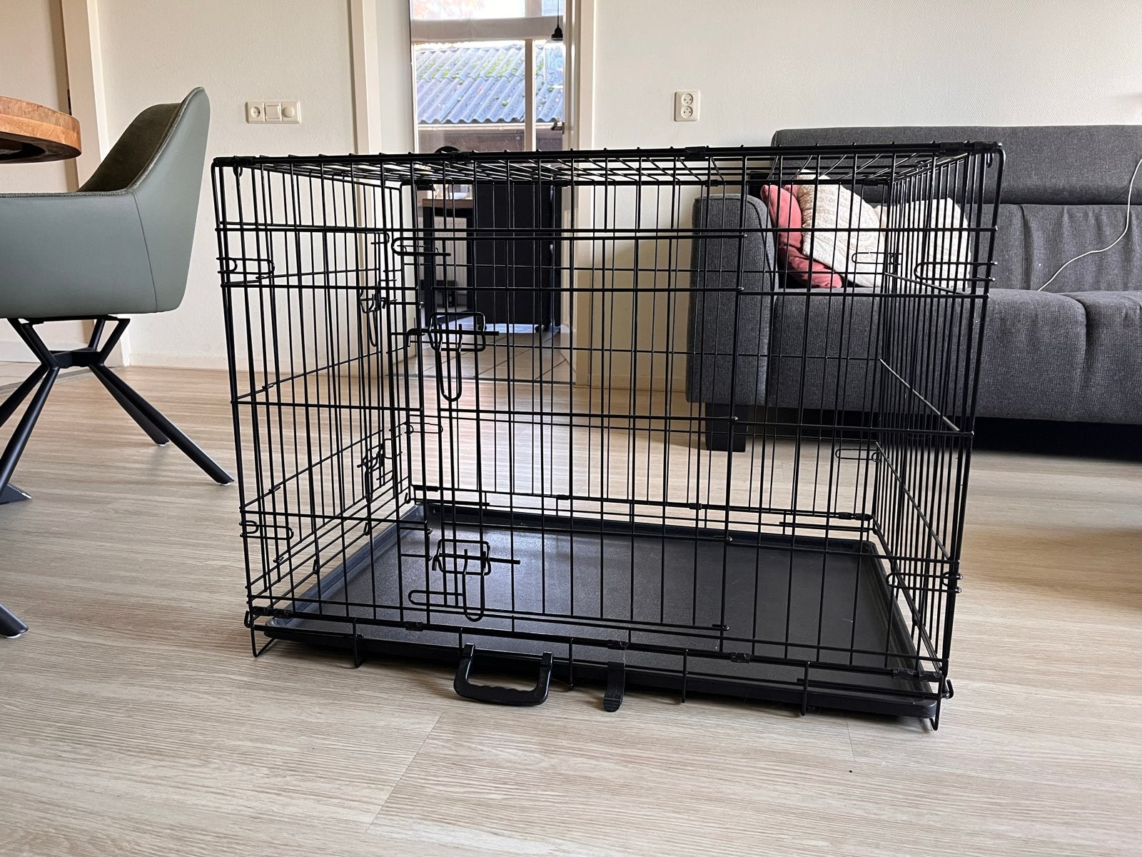 Zwarte bench, Dieren en Toebehoren, Ophalen, Zo goed als nieuw