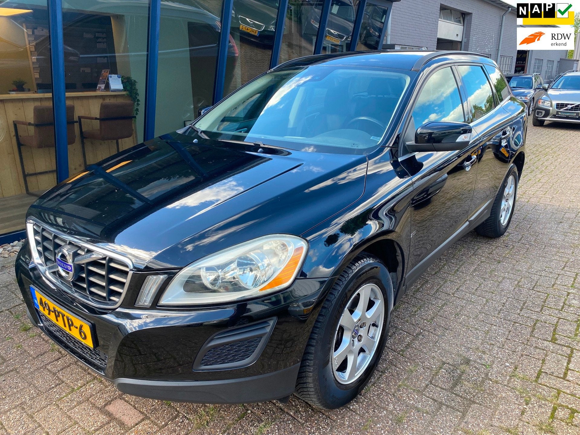 Volvo XC60 2.0 D3 Momentum Automaat / Navi, Auto's, Volvo, Euro 5, 15 km/l, Gebruikt, 1984 cc