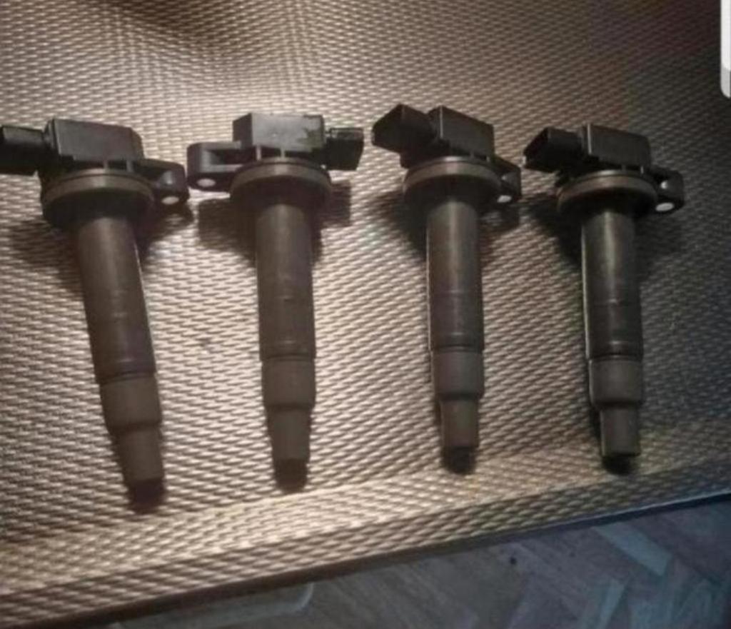 bobines van een Toyota Yaris p1 gebruikt 4 stuks bieden, Auto-onderdelen, Ophalen of Verzenden, Gebruikt, Toyota