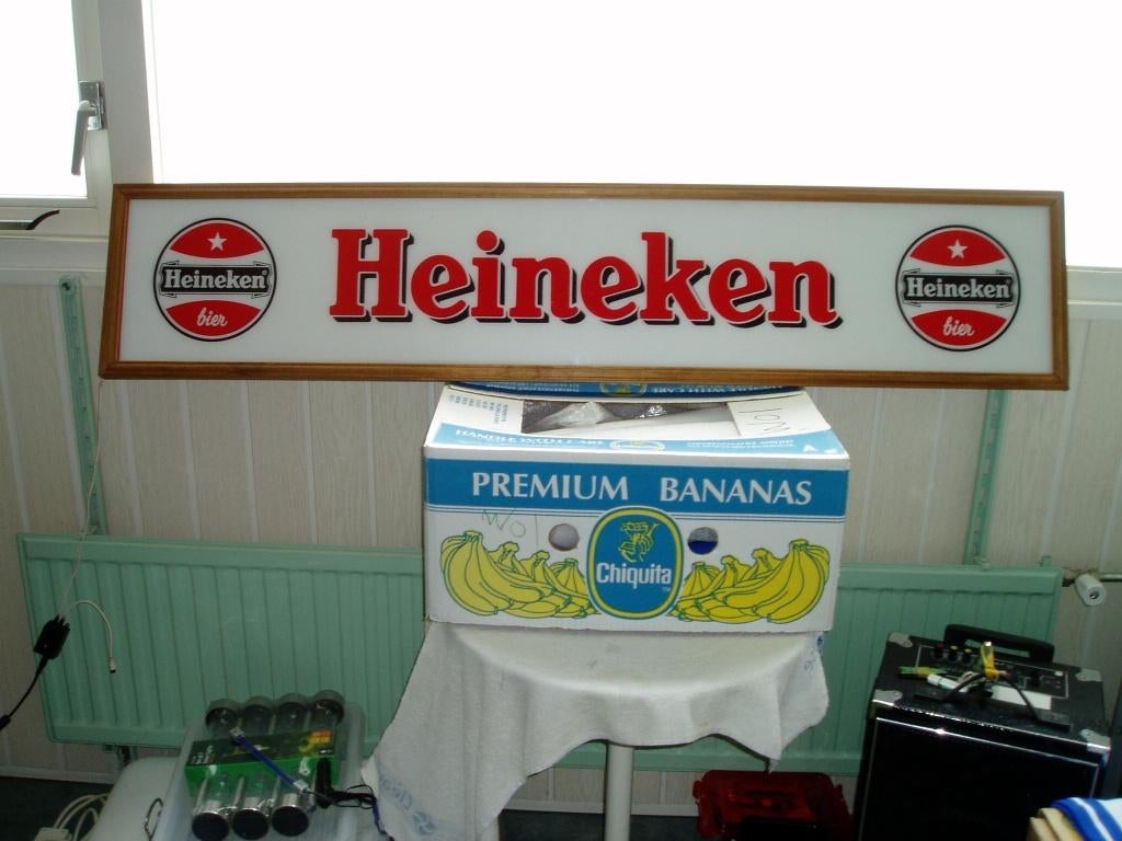 Heineken Fietsenstalling bord met verlichting, Verzamelen, Merken en Reclamevoorwerpen, Ophalen, Gebruikt, Lichtbak of (neon) lamp