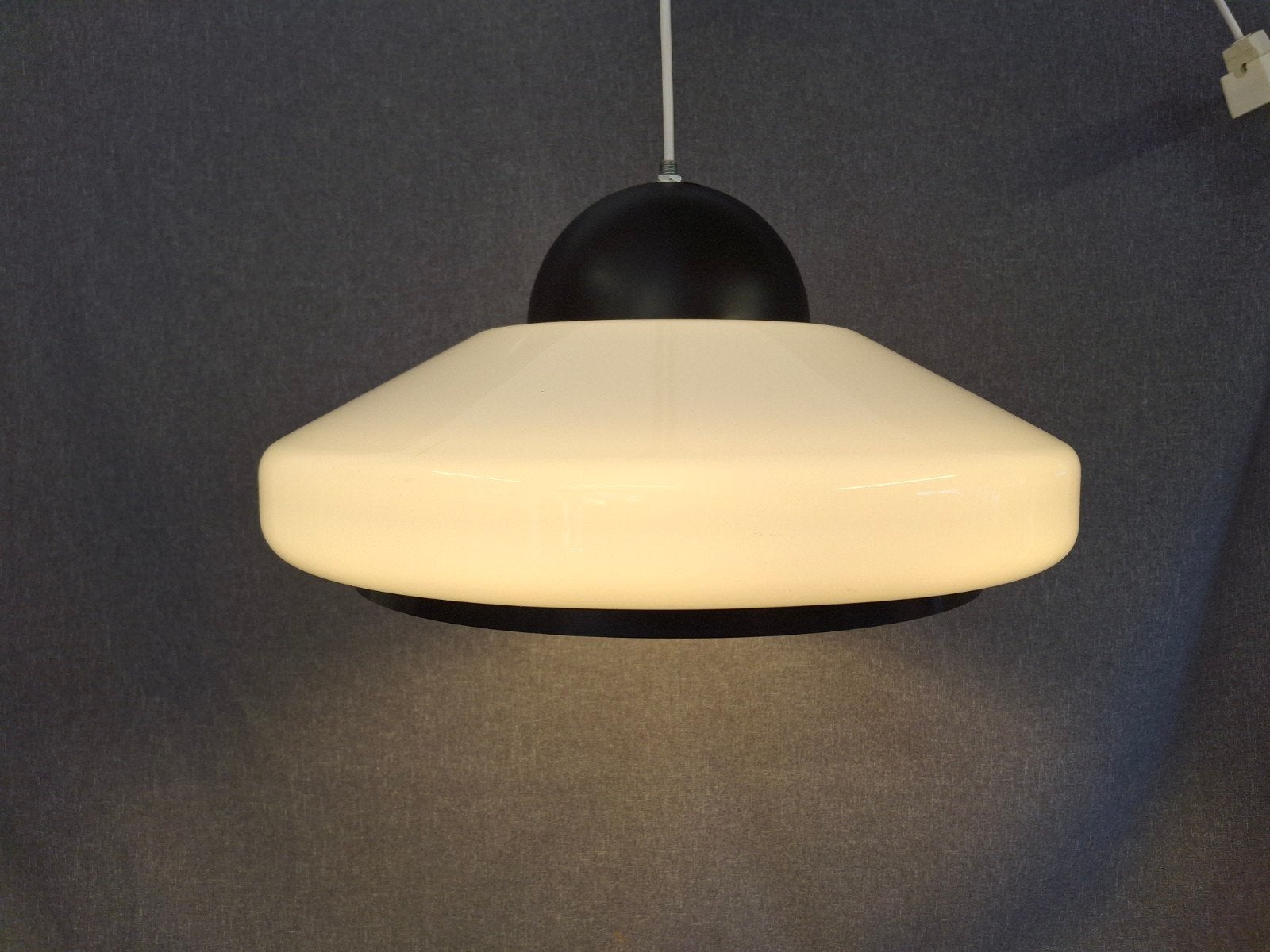 Vintage hanglamp in UFO stijl uit het ruimtetijdperk, design, Sba@, Sba, Kunststof, 1103bg