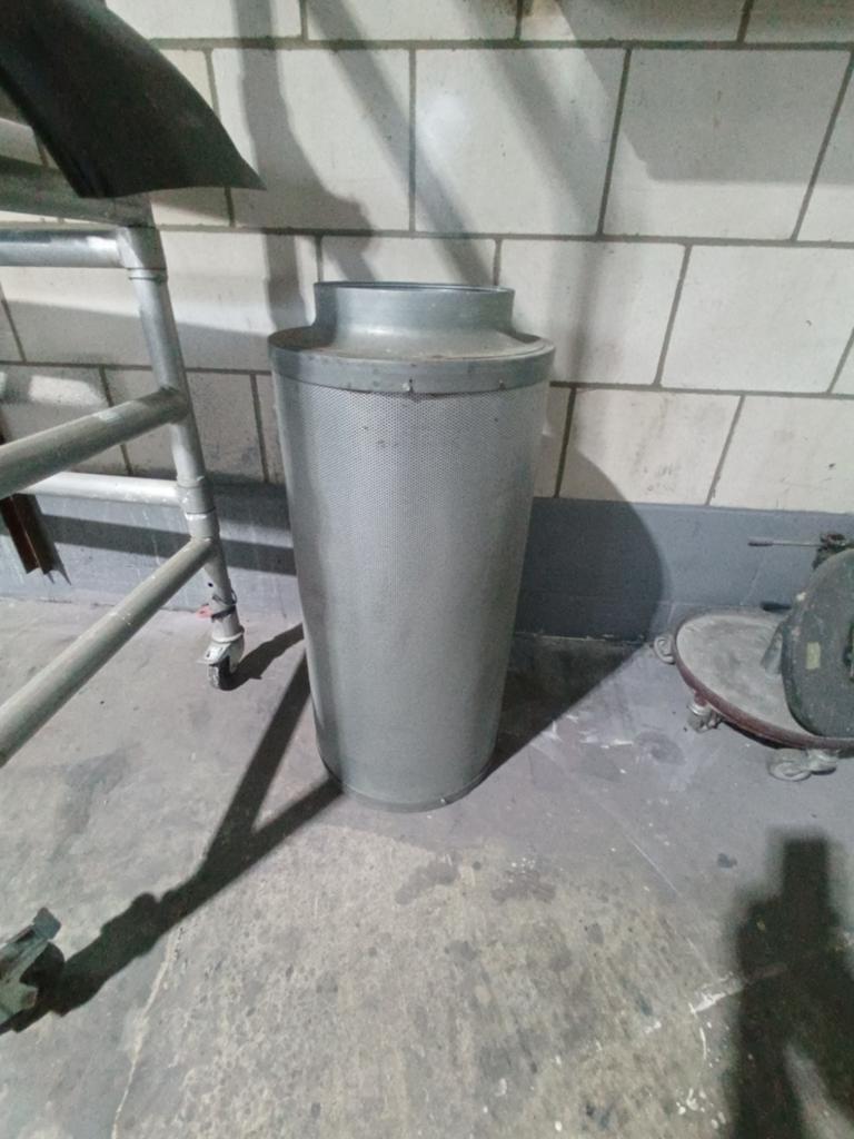 Koolstof filter, Ophalen, Afzuiger
