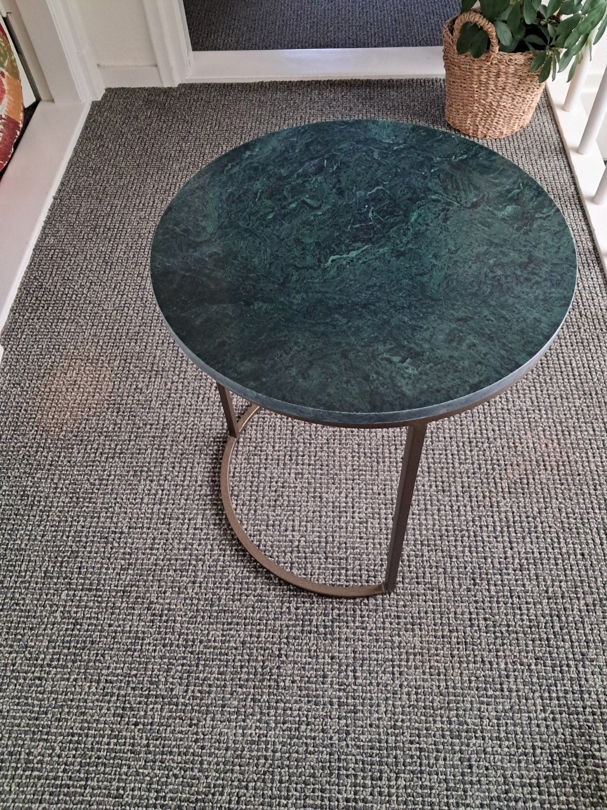 leuke bijzettafel met groen marmeren blad, Ophalen, Rond, Minder dan 55 cm, Minder dan 45 cm