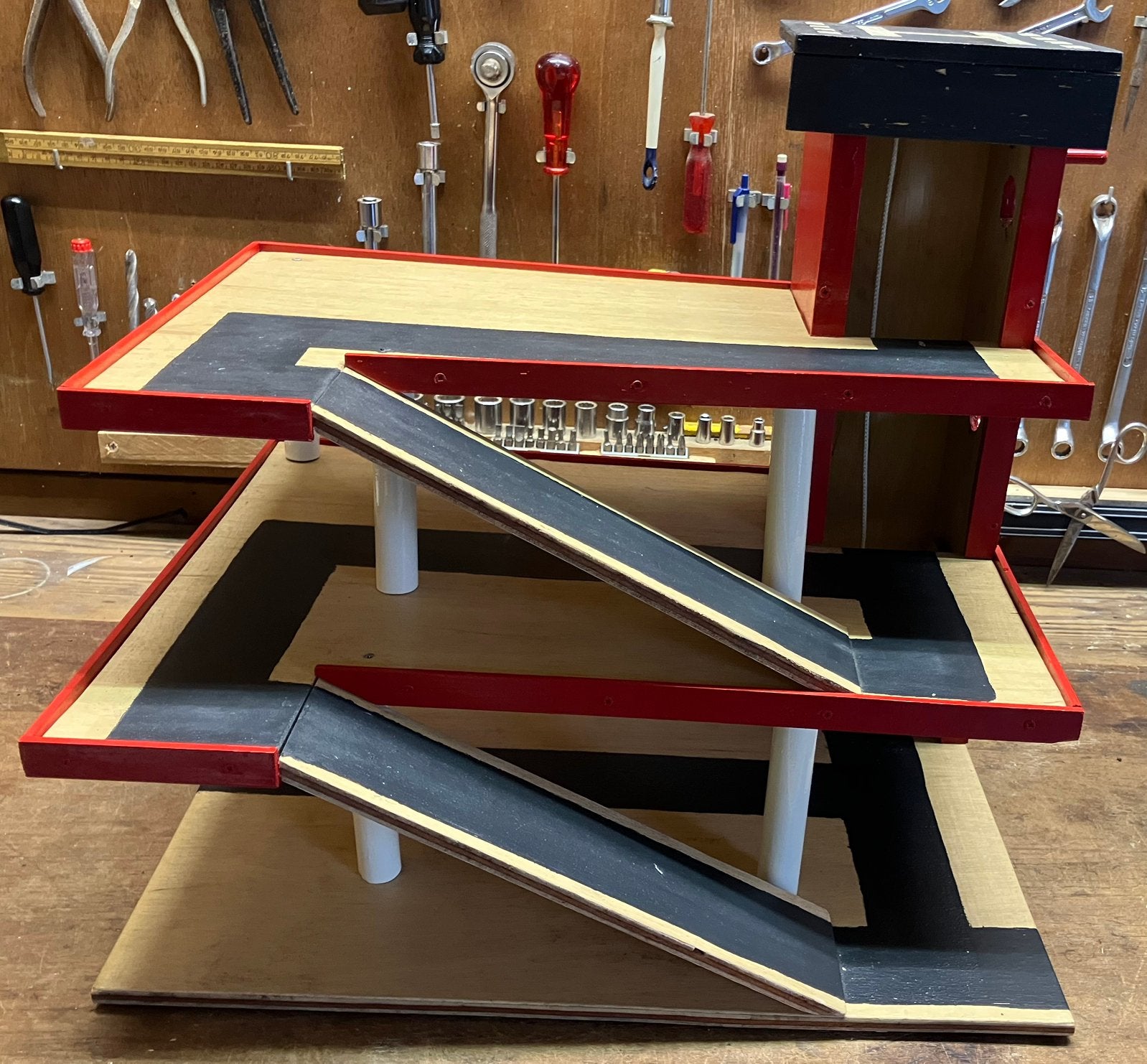 Handgemaakte houten garage, Ophalen