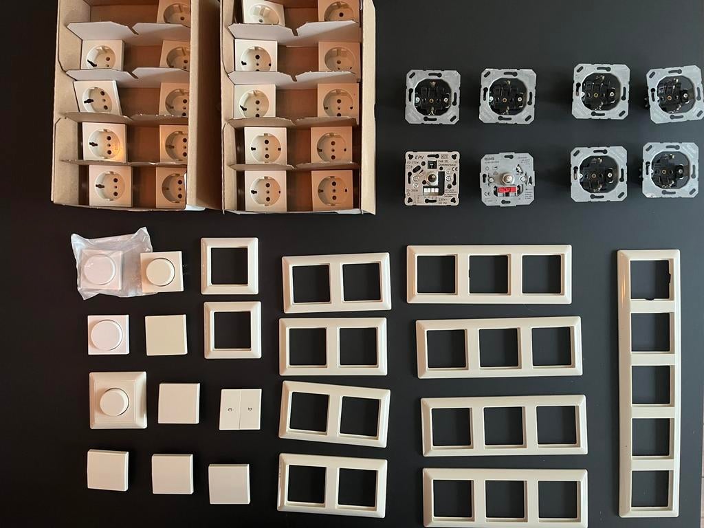 Schakelmateriaal/afdekmateriaal Jung AS 500 crème, Tickets en Kaartjes, Eén persoon, Kortingsbon
