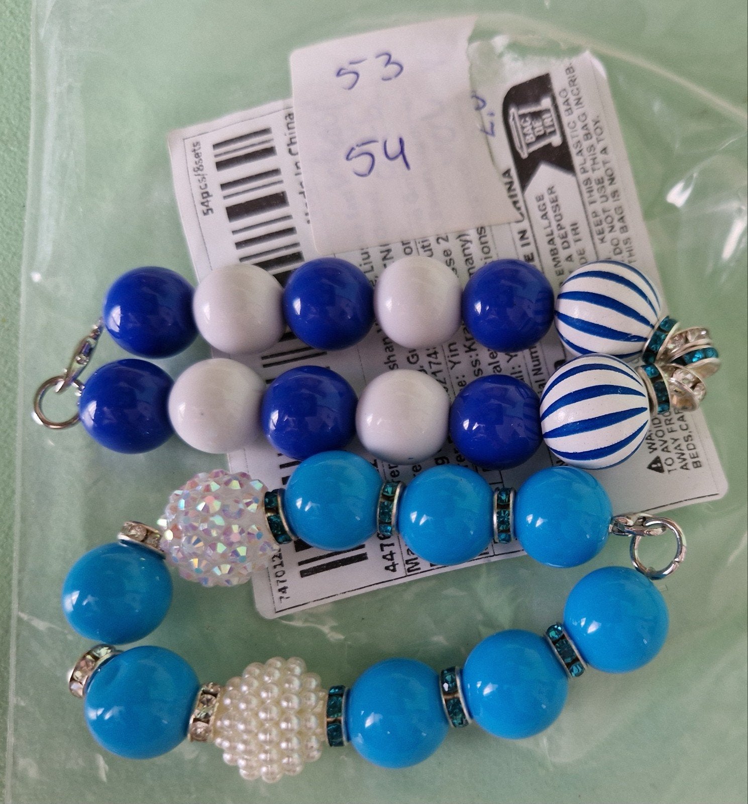 Armbanden met kralen - Blauw, wit en turkoois, Sieraden, Tassen en Uiterlijk, Armbanden, Blauw, Met bedels of kralen, Kunststof of Plastic