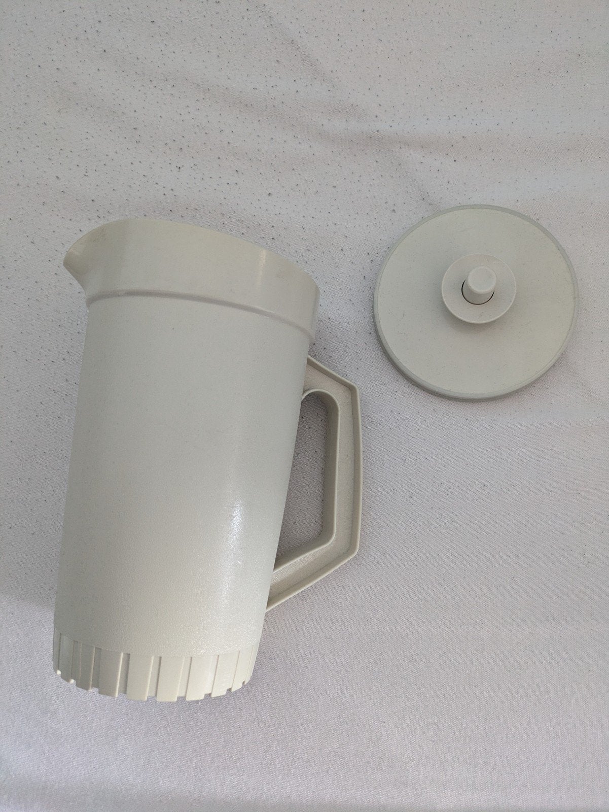 Tupperware schenkkan, sapkan 1,4 liter, Ophalen of Verzenden, Zo goed als nieuw, Crème, Beker of Kan