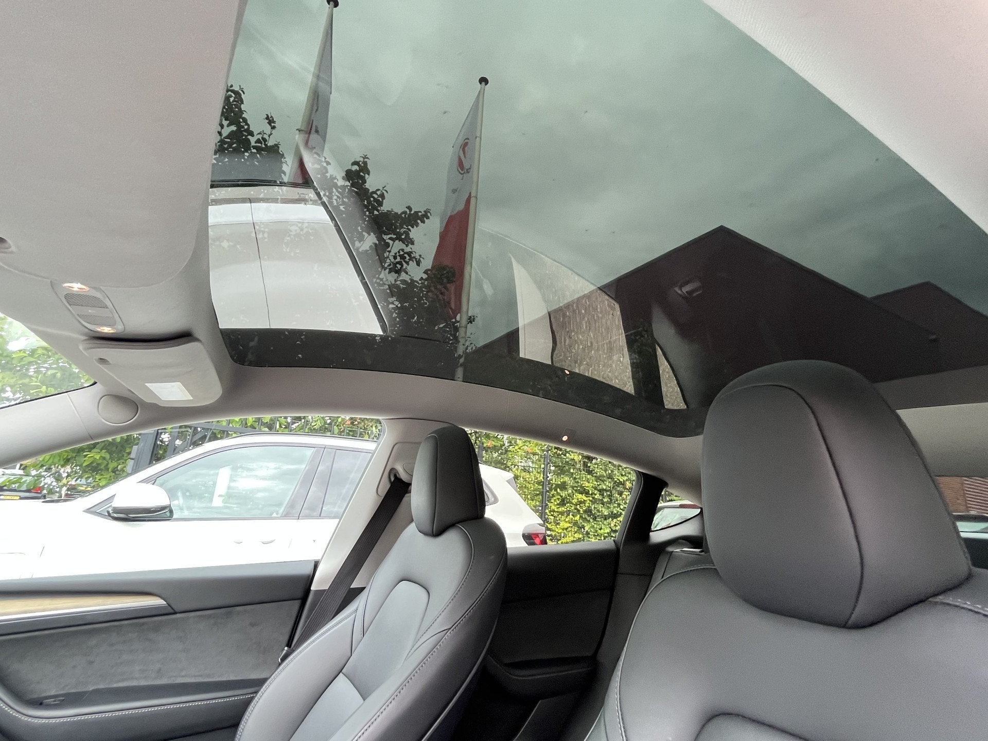 Foto 10 van Tesla Model Y RWD 1e EIGENAAR // PANODAK // NAVI // ADAPTIVE