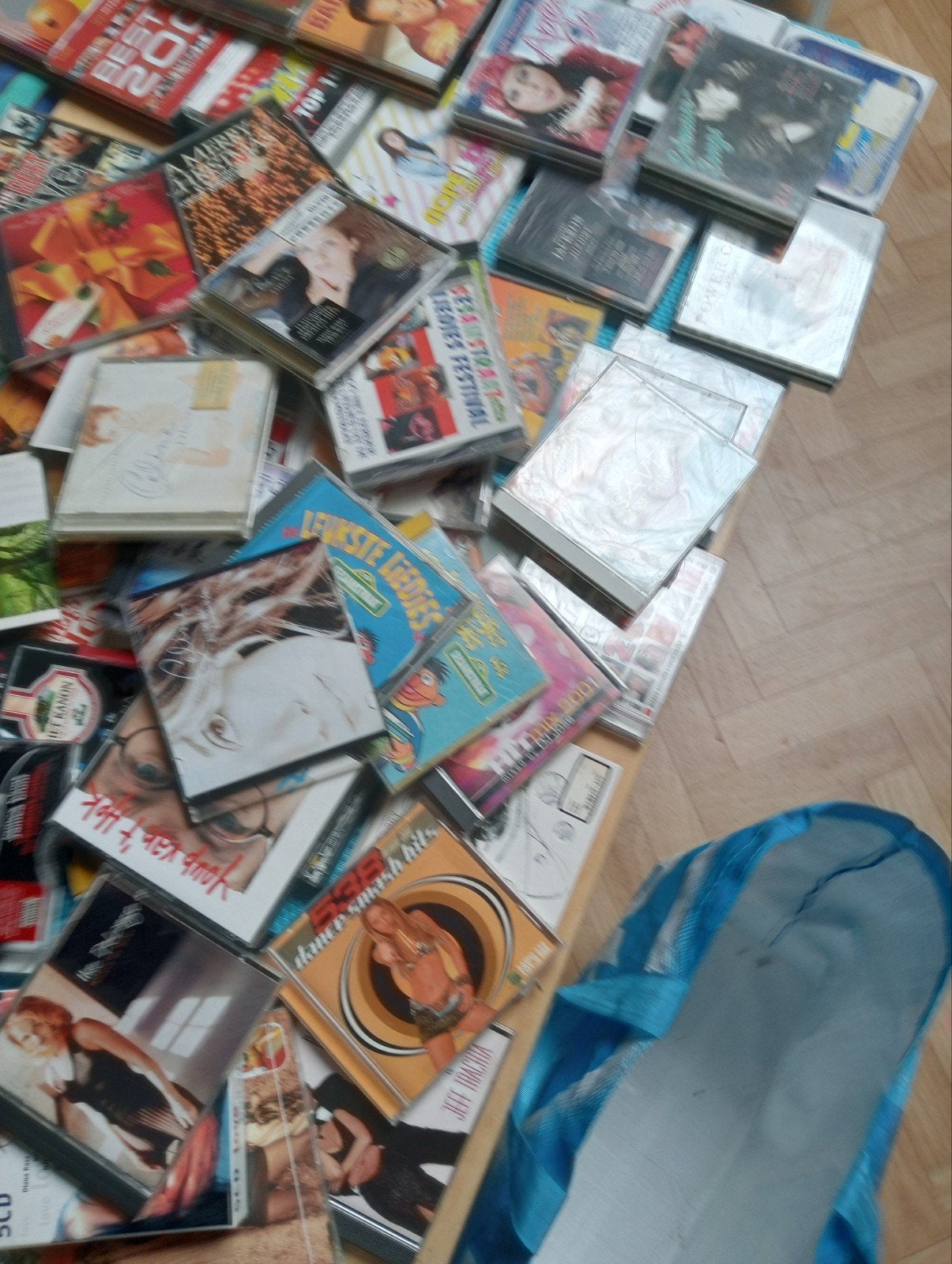 Dvd s en CD s ophalen  20€, Diversen, Rommelmarktspullen, Ophalen