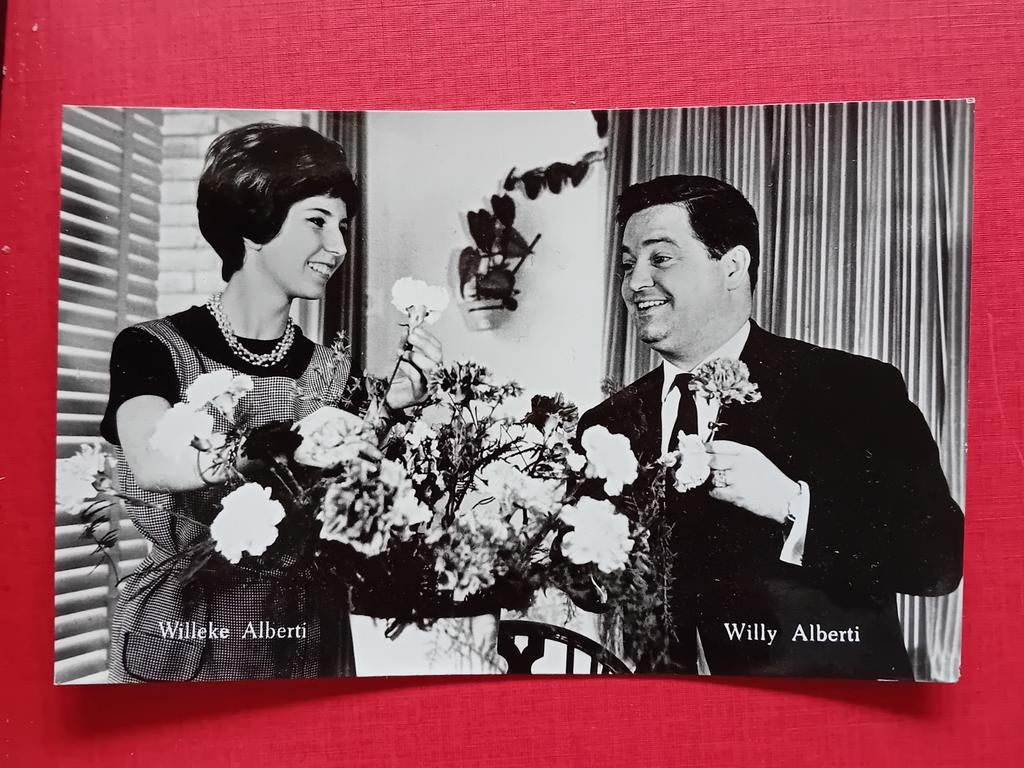 Ansichtkaart Willeke en Willy Alberti, Verzamelen, Ophalen of Verzenden, Zo goed als nieuw, Foto of Kaart