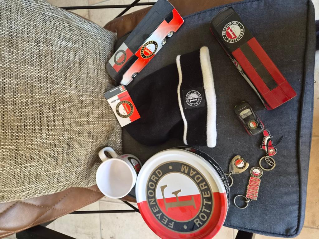 Feyenoord Fanpakket: Muts, Sleutelhangers, Mok en meer!, Verzamelen, Ophalen of Verzenden