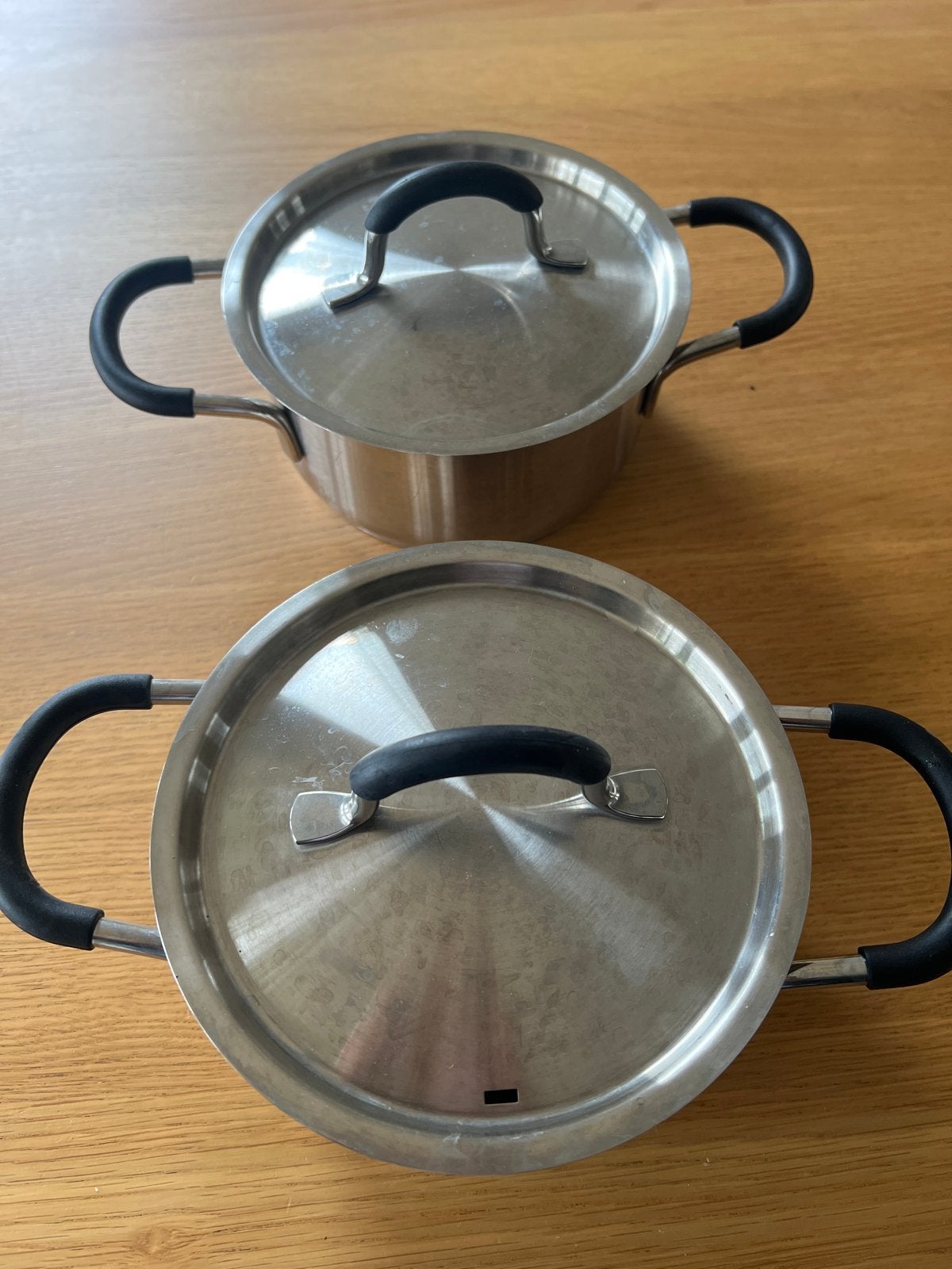 2  HEMA RVS  kookpannen met deksel, Gebruikt, Met deksel, Pannenset, Ophalen of Verzenden