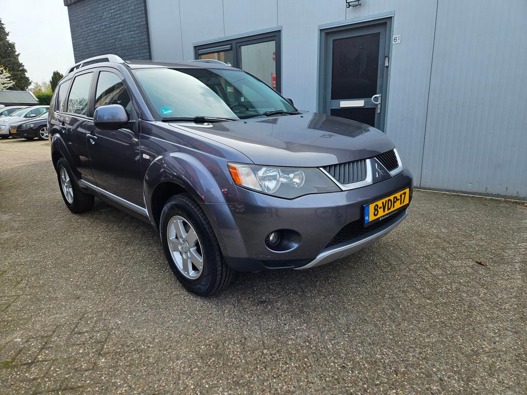 Mitsubishi Outlander 2.2 DI-D Intense Grijs Kenteken, Automatische klimaatregeling, Gebruikt, Zwart, Origineel Nederlands