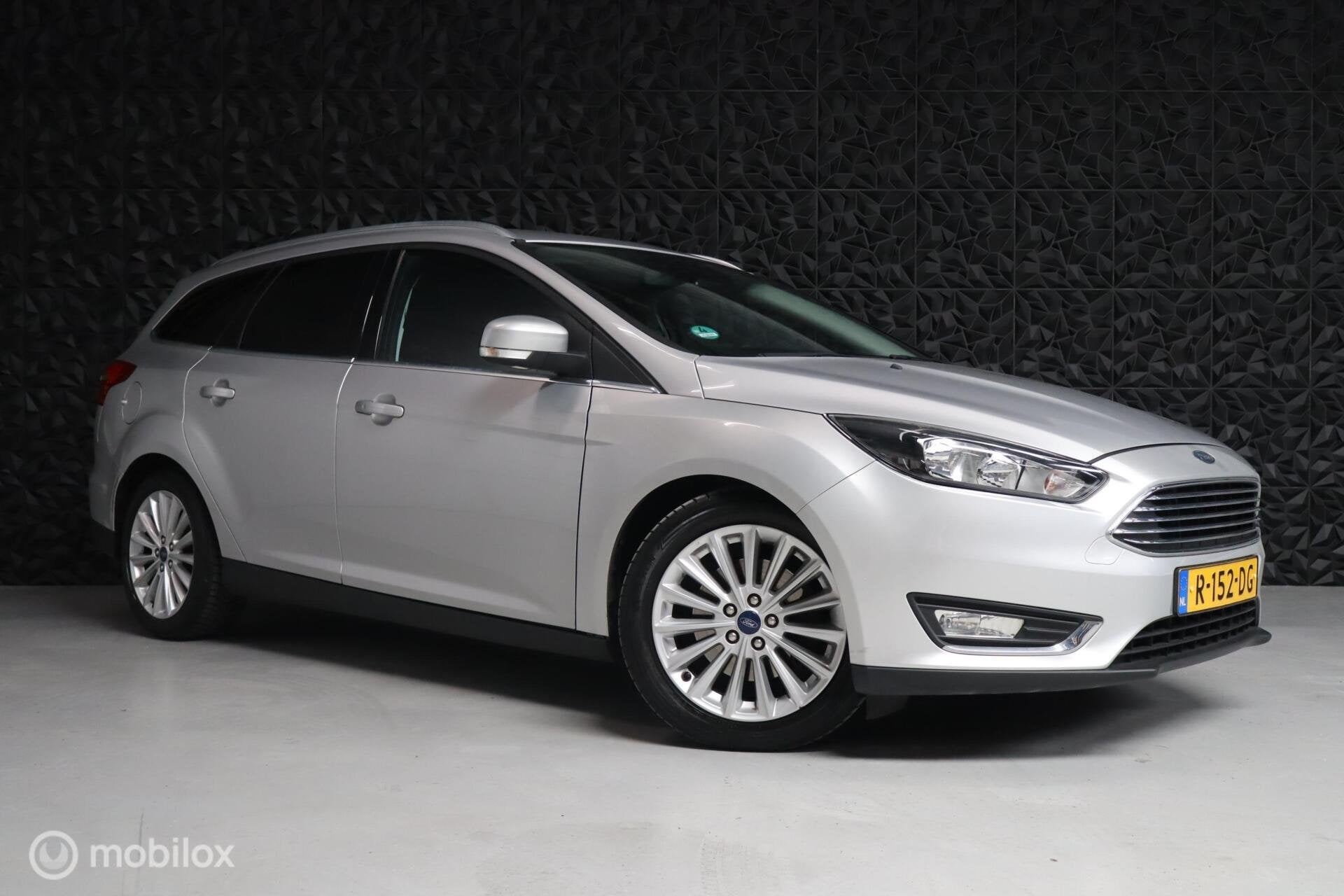Ford Focus Wagon 1.5 Titanium | AC | PDC | ESP | Start&Stop, Electronic Stability Program (ESP), 4 cilinders, 150 pk, 690 kg