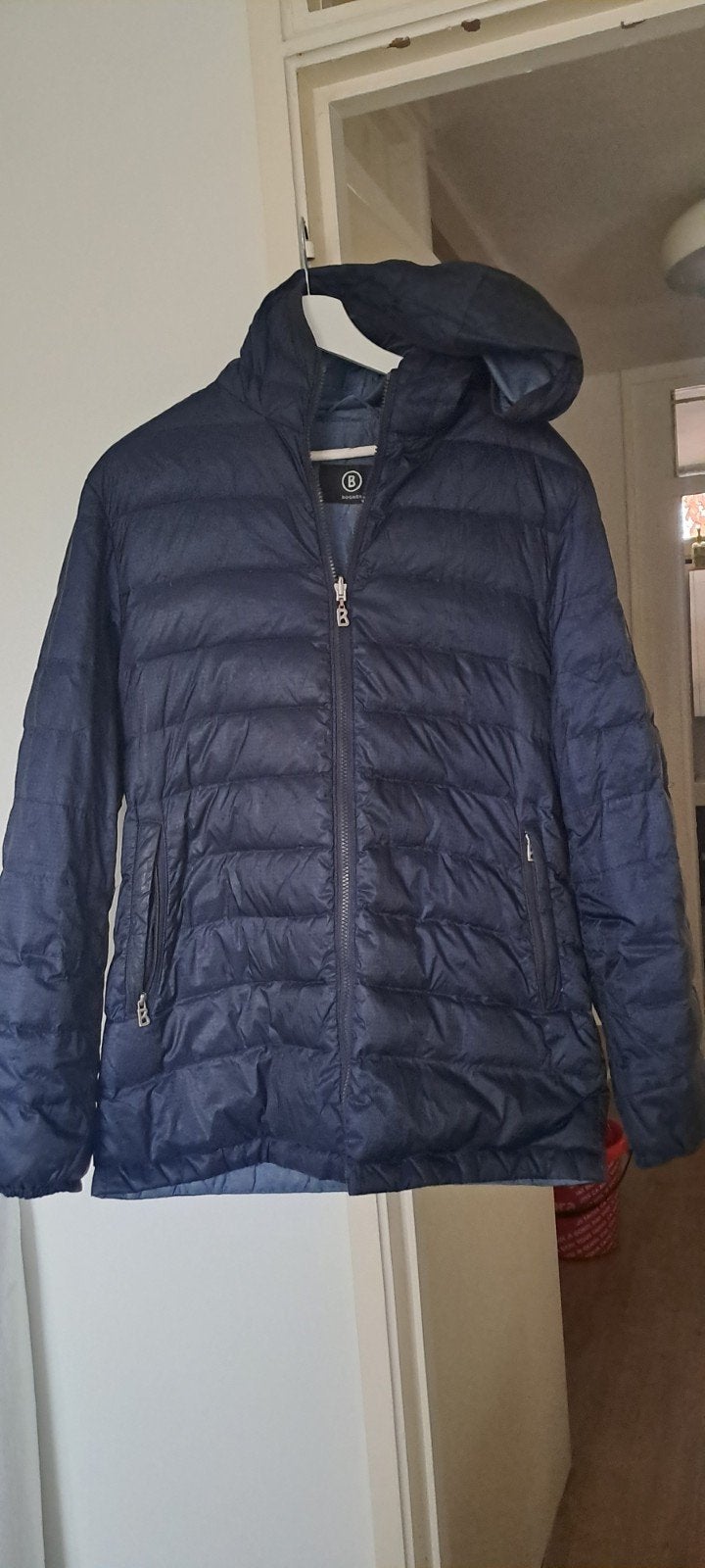 Bogner donsjas met capuchon - Maat l, Ophalen of Verzenden, Zo goed als nieuw