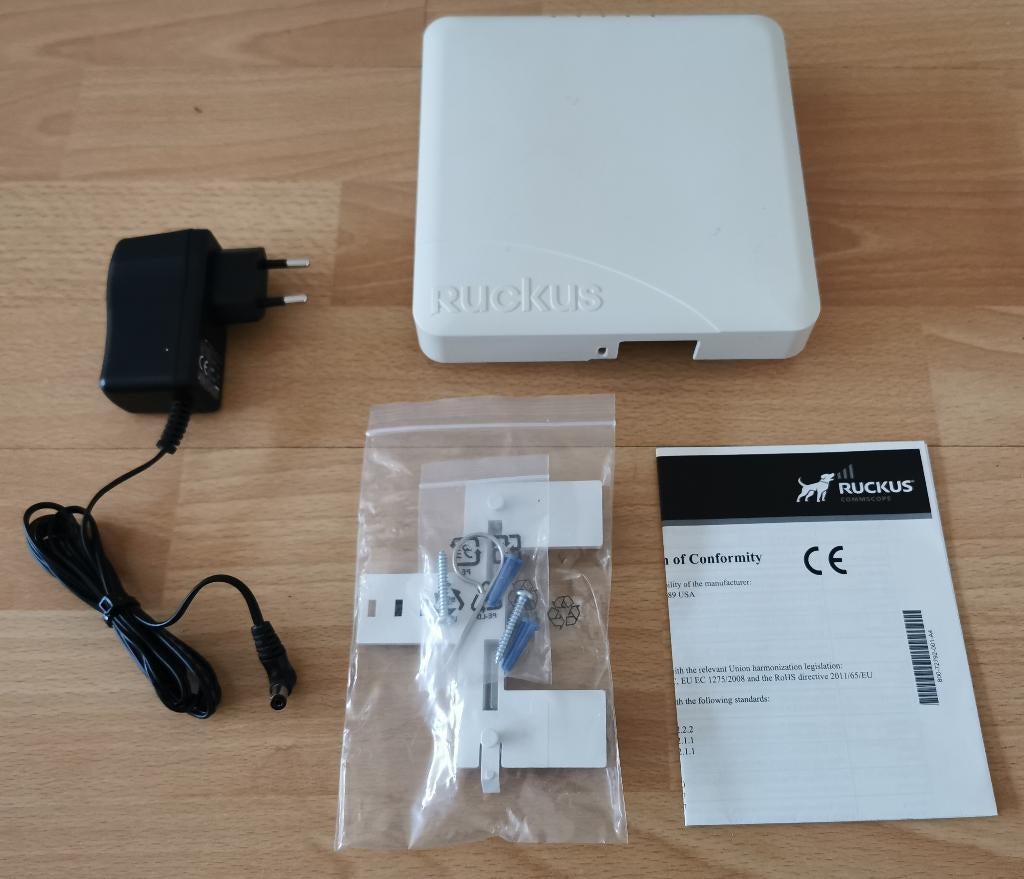 Ruckus ZoneFlex R500 Acess Point met 12 Volt adapter, Ophalen of Verzenden, Zo goed als nieuw, Ruckus